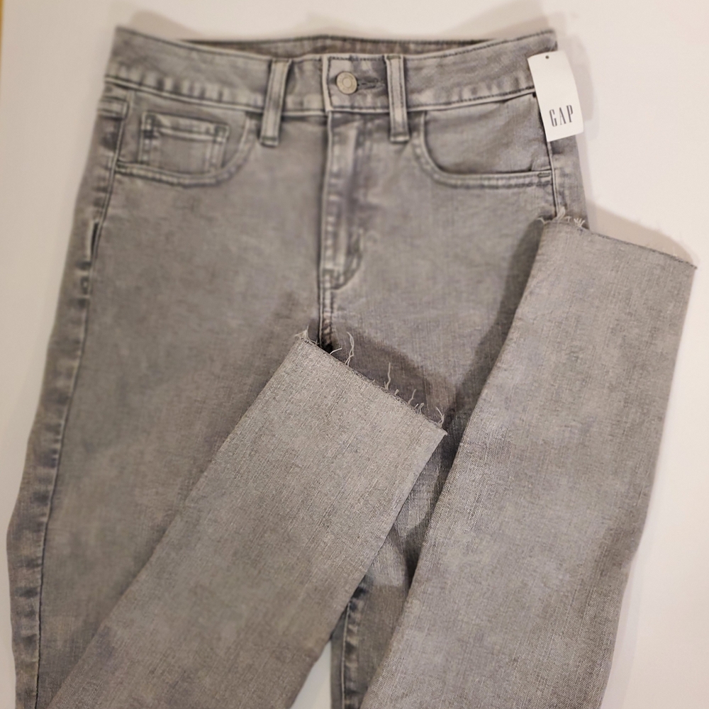 GAP Women's Gray Stone Wash Jeggings NWT